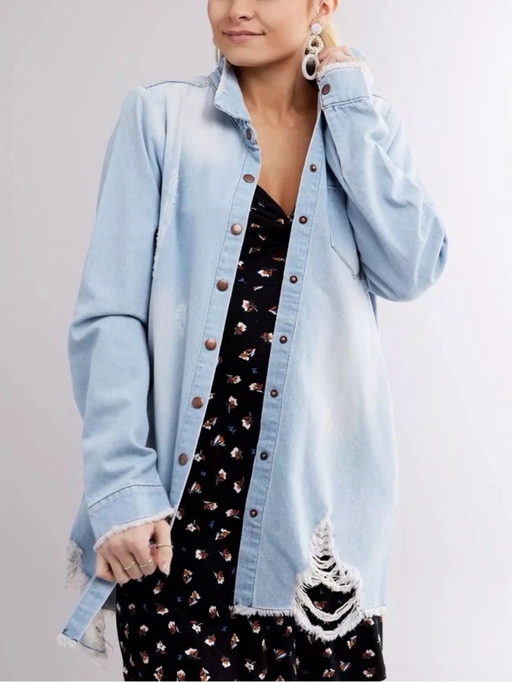 Mustard Seed light-wash distressed denim shirt, size Large